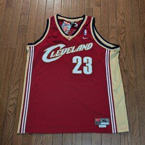 Lebron James Cleveland Cavaliers Team Nike Jersey Made in Korea - Size XL
